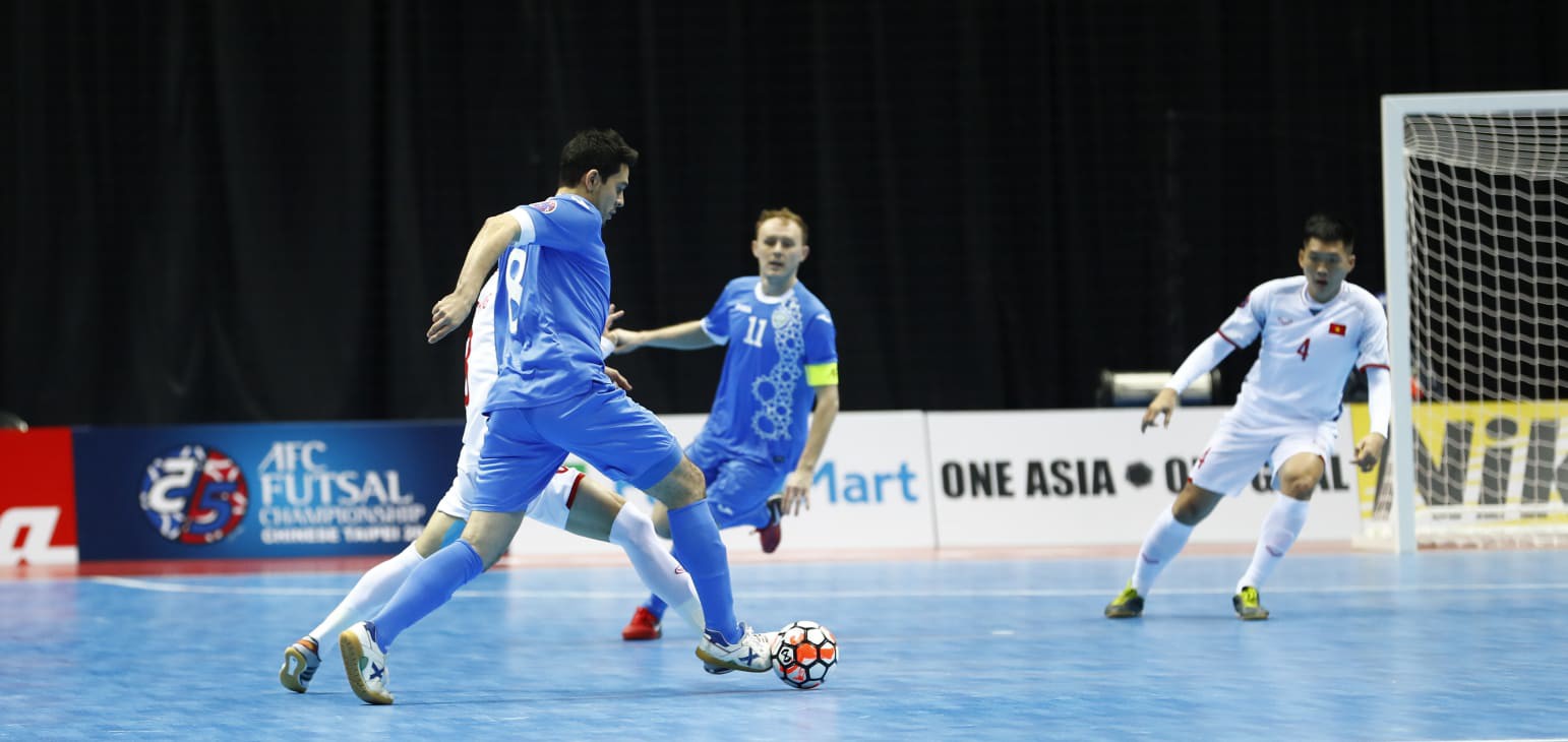 Futsal Việt Nam không thể tạo nên bất ngờ trước Uzbekistan. Ảnh: AFC