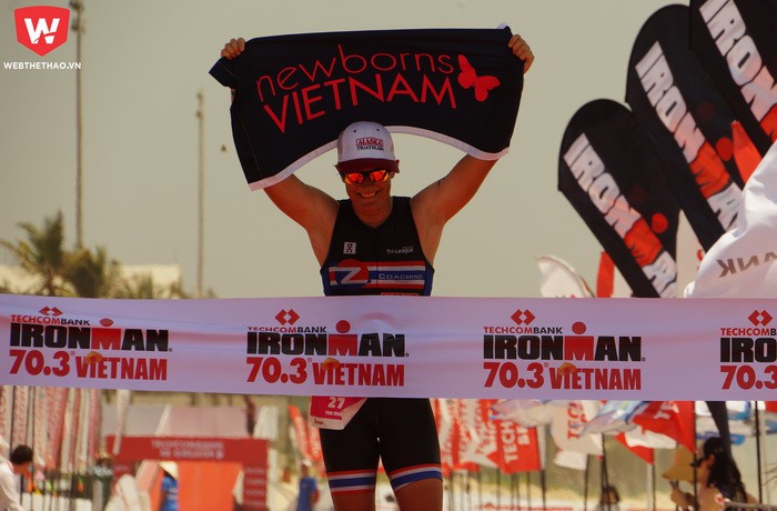  Dimity-Lee Duke (Australia) giữ vị trí thứ 2 mà cô đã đạt được ở Ironman 70.3 Vietnam 2018. 
