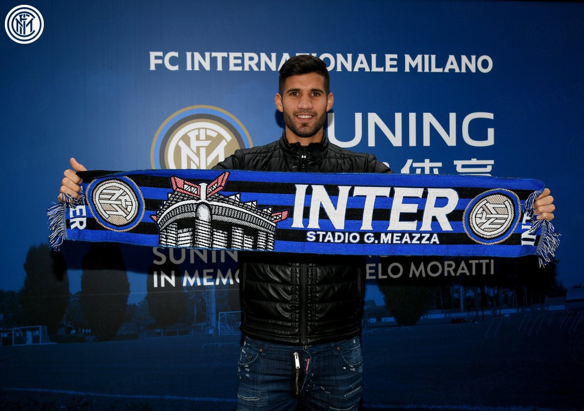 Hình ảnh: Inter Milan chính thức ra mắt tân binh Lisandro Lopez