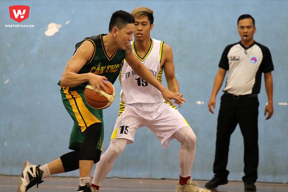 Cần Thơ luôn duy trì được thế trận nhờ sự xuất sắc của Lê Phước Thắng ở khu vực hình thang (ghi 20 điểm, 12 rebounds trong cả trận).