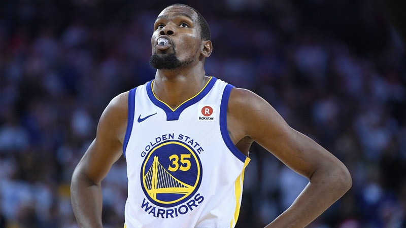 Kevin Durant chấp nhận giảm lương để Warriors giữ lại các trụ cột.