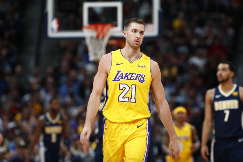 Wear đã hoàn thành đủ kỳ vọng của Lakers khi ký hợp đồng với anh.
