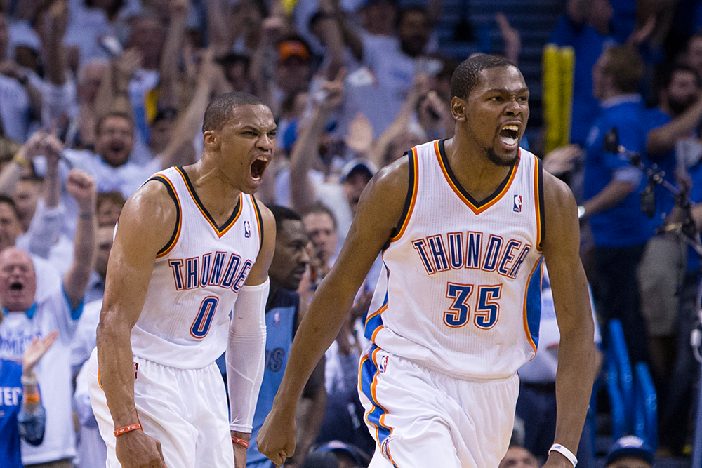 Dù là vinh quang hay thất bại, Westbrook và Durant đã luôn có nhau.