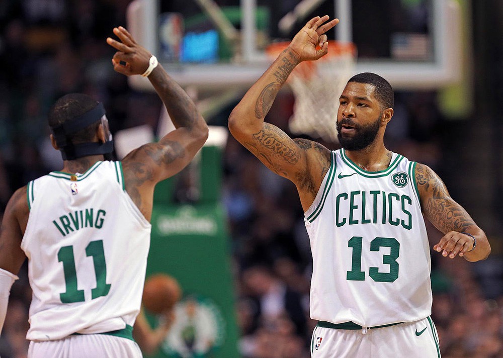 Kyrie Irving và Marcus Morris đang là nguồn cảm hứng cho Boston Celtics.