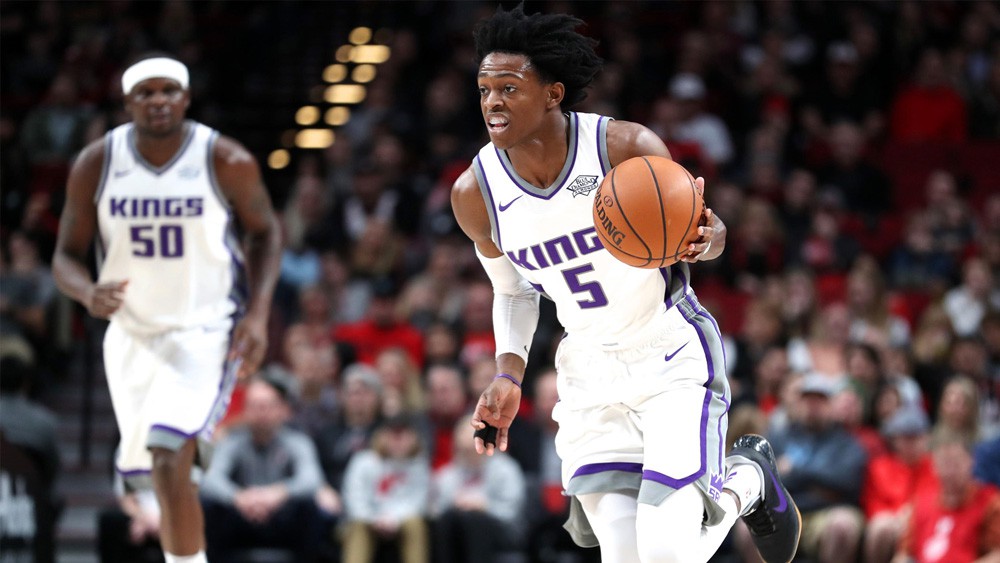 Tân binh De’Aaron Fox là điểm sáng hiếm hoi cho Sacramento trong tháng vừa qua.