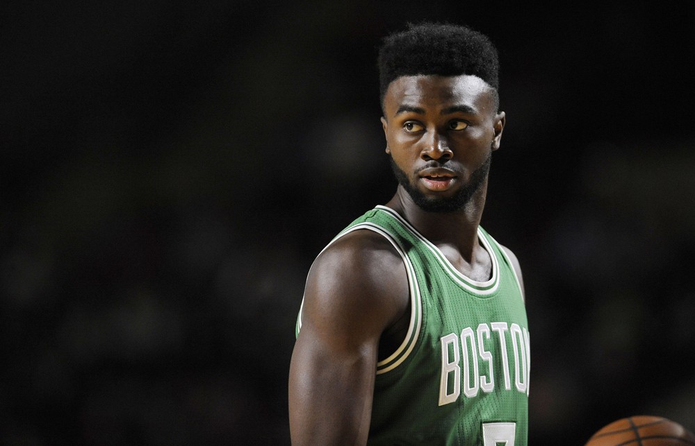 Jaylen Brown trong năm đầu thi đấu tại NBA cho Boston Celtics.