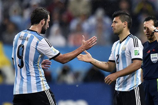 Argentina mất nguyên hàng tiền đạo ở vòng loại World Cup 2018