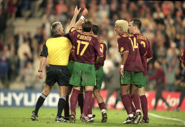 Nhìn lại 5 phút cay đắng của Bồ Đào Nha trước Pháp tại EURO 2000