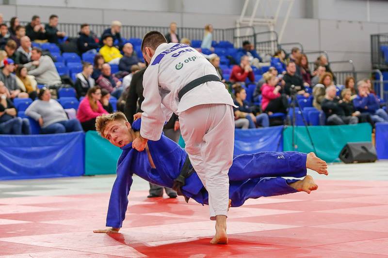 Việc theo học judo từ nhỏ giúp Hazard giảm thiểu chấn thương khi ngã