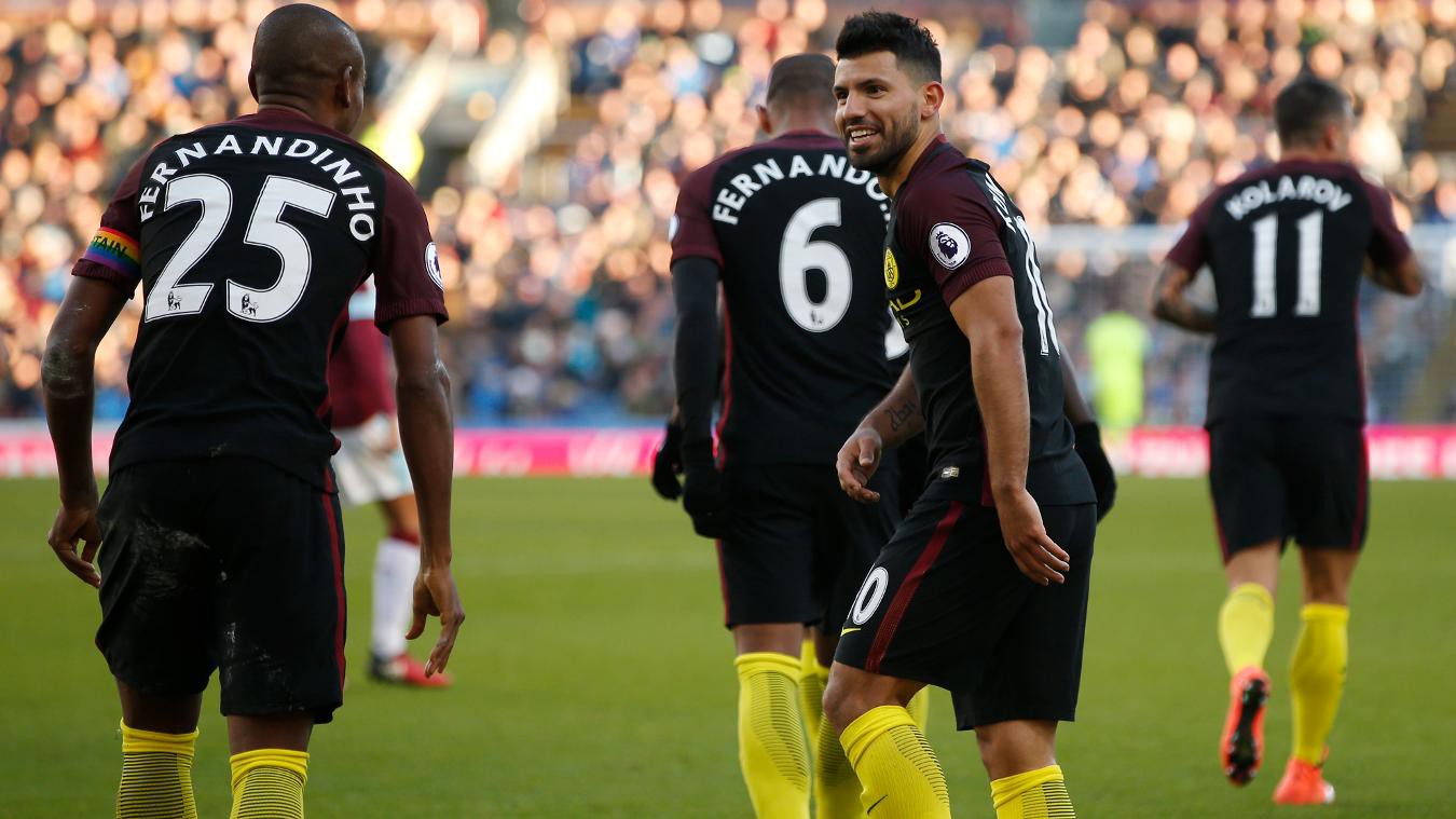 TRỰC TIẾP, Burnley 1-2 Man City: Aguero lập cú đúp