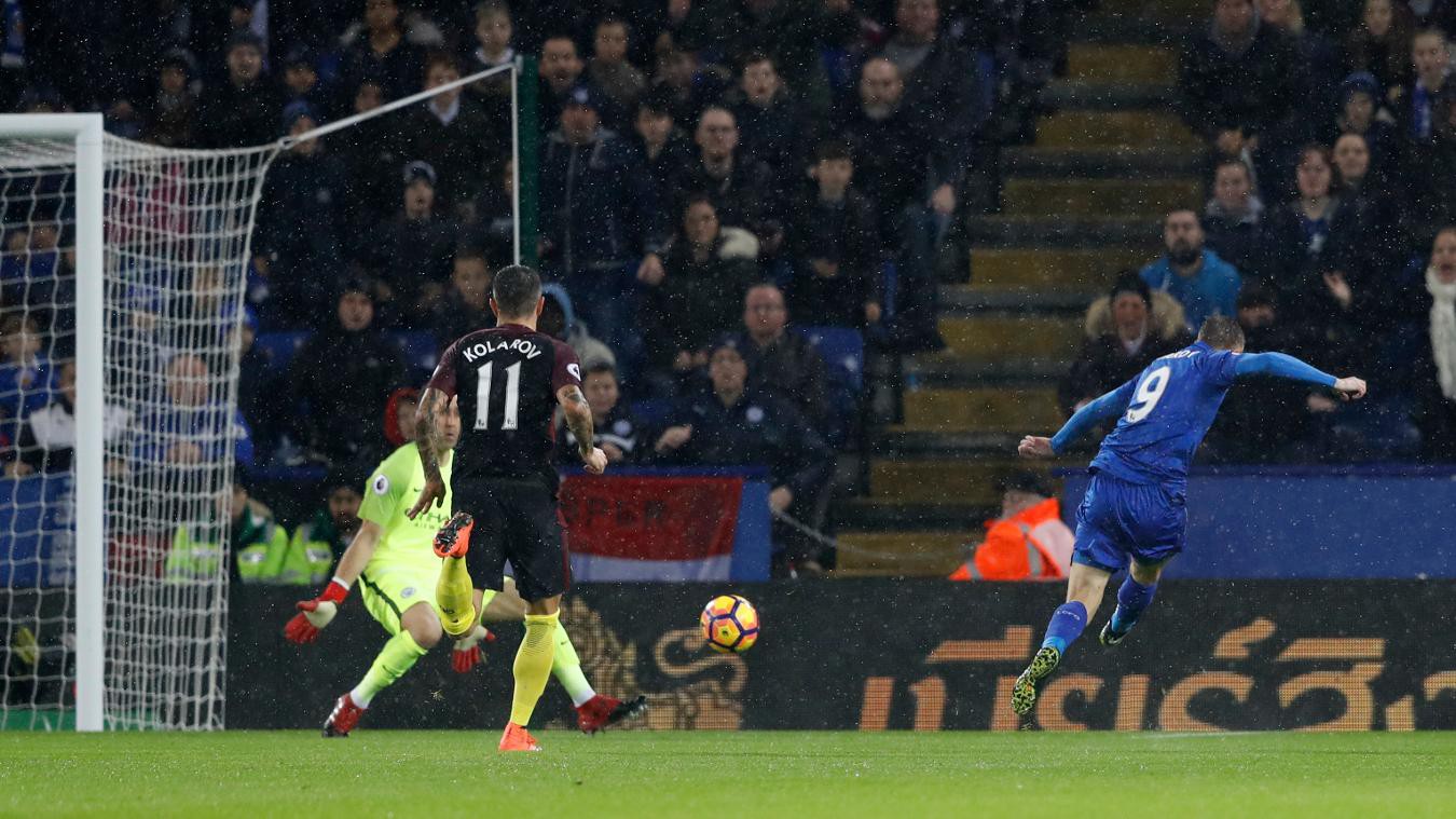 Leicester “dội mưa” bàn thắng muối mặt Man City