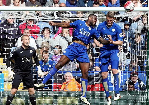 Leicester-Arsenal: ''Hòn đá tảng'' ngăn đà xuống dốc