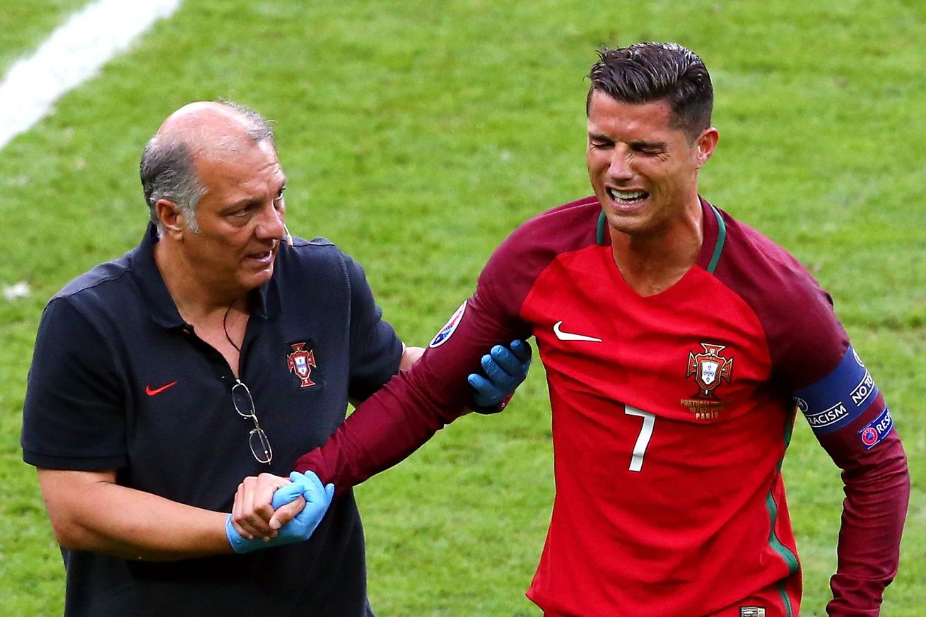 Ronaldo dính chấn thương ở chung kết EURO 2016