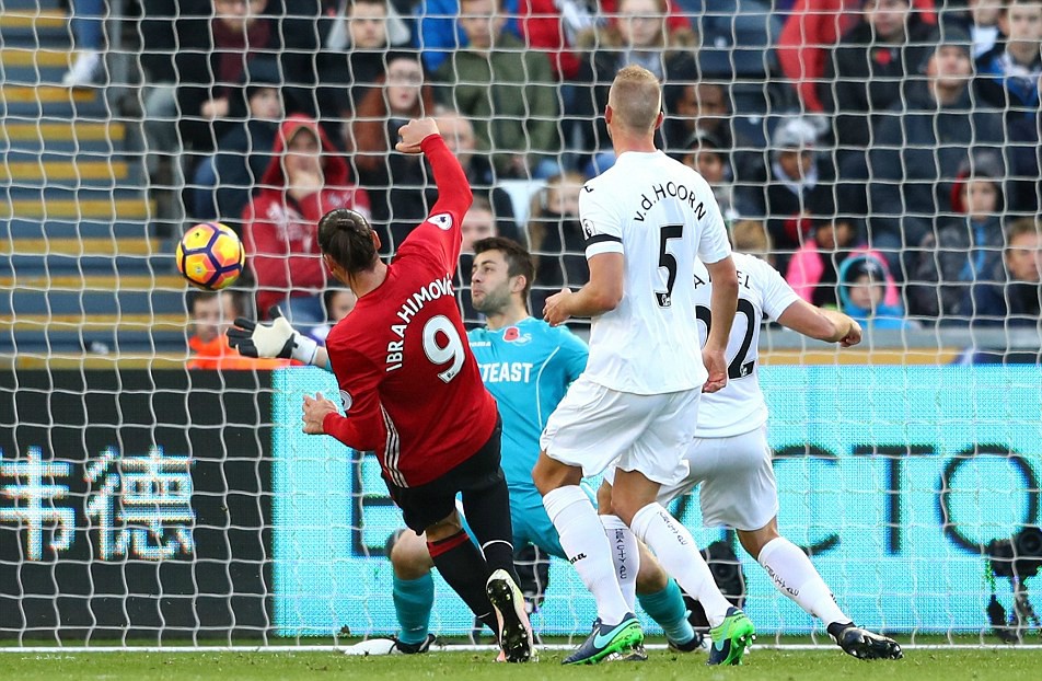 Pogba, Ibra và Rooney đưa Man Utd trở lại đường ray chiến thắng