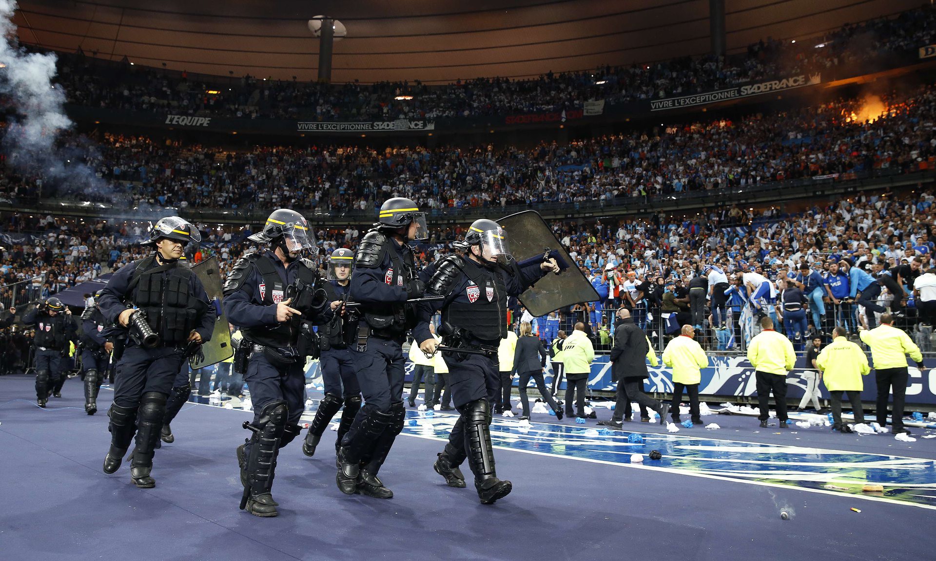 Sự cố ''vỡ sân'' Stade de France khiến người Pháp lo ngay ngáy
