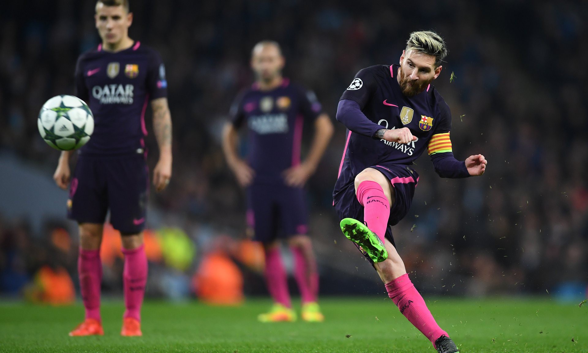 Messi lập kỷ lục trong ngày Barcelona thảm bại trước Man City