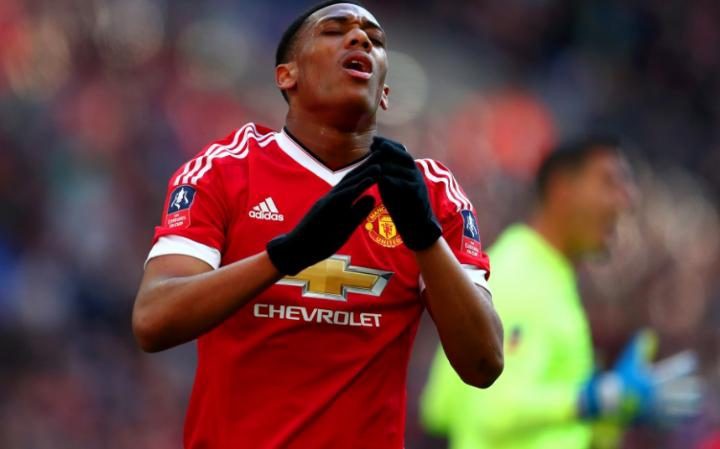 Man Utd có nguy mất Martial đến hết mùa