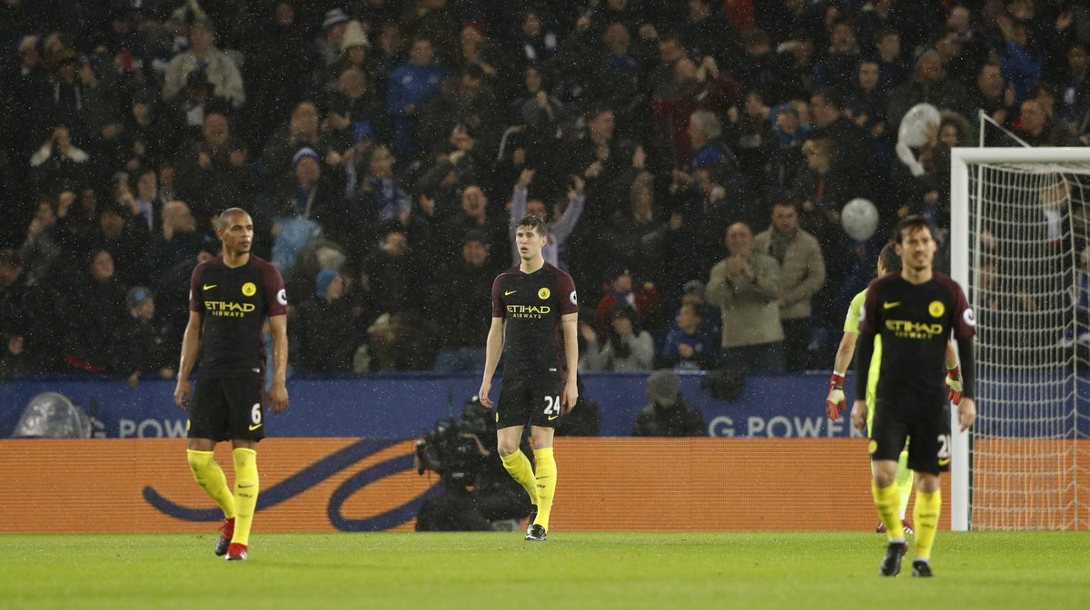 Leicester “dội mưa” bàn thắng muối mặt Man City