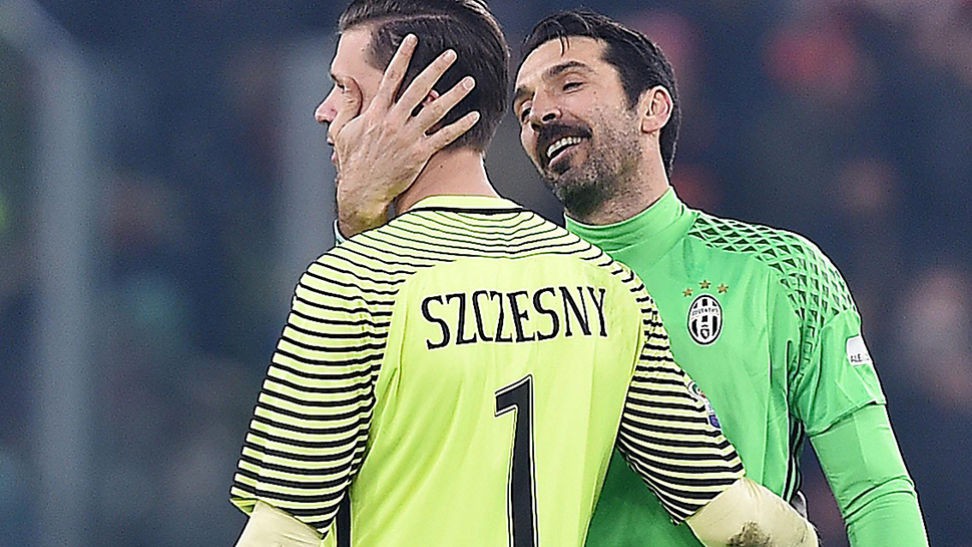 Szczesny chuẩn bị thay thế Buffon ở Juventus 