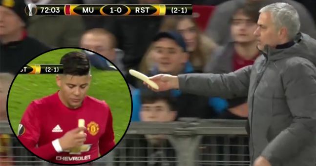 HLV Jose Mourinho từng phải bóc chuối cho Marcos Rojo ăn ngay trên sân để tiếp thêm năng lượng