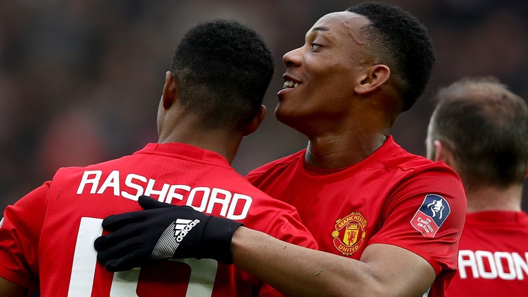 Rashford và Martial cần cố gắng nhiều hơn nữa để giành 1 suất đá chính ở Man Utd