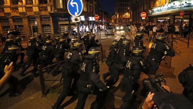Pháp triển khai lực lượng an ninh lớn để ngăn chạn bạo loạn