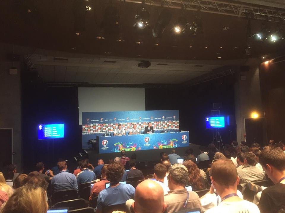 HLV Didier Deschamps: “Chẳng có công thức nào để chặn Ronaldo”!