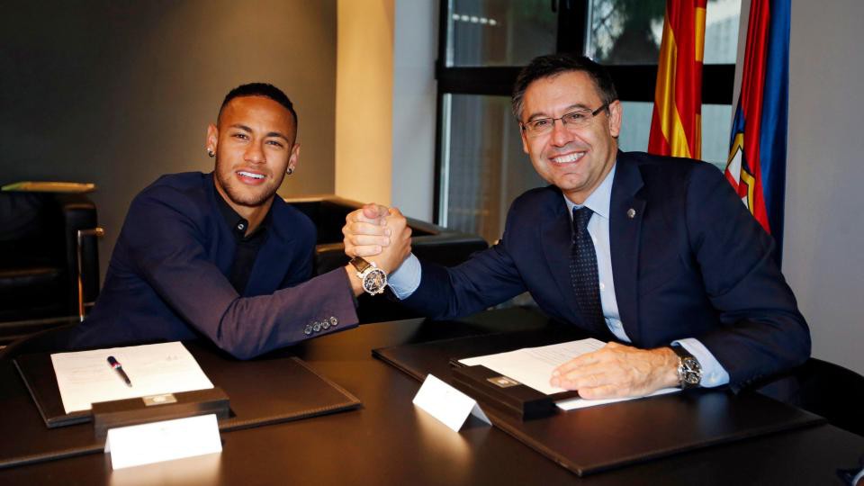 Chủ tịch Bartoume vẫn mong muốn Neymar sẽ ở lại Barcelona
