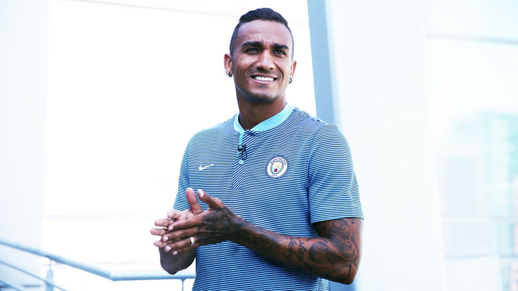 Danilo trở thành tân binh thứ 5 của Man City trong Hè này