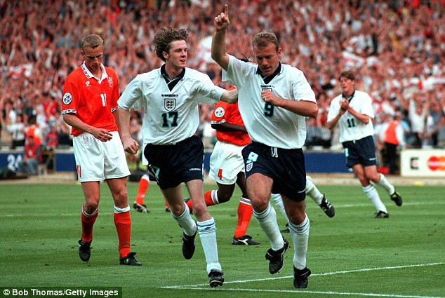 Ký ức EURO 1996 và bàn thắng kỳ diệu của Paul Gascoigne