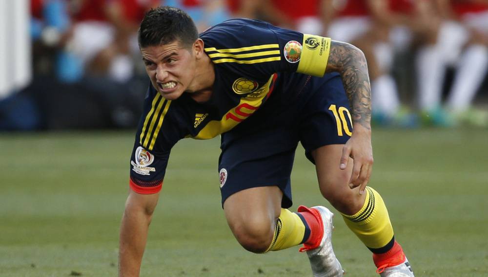 James Rodriguez lỡ trận gặp Paraguay vì chấn thương vai