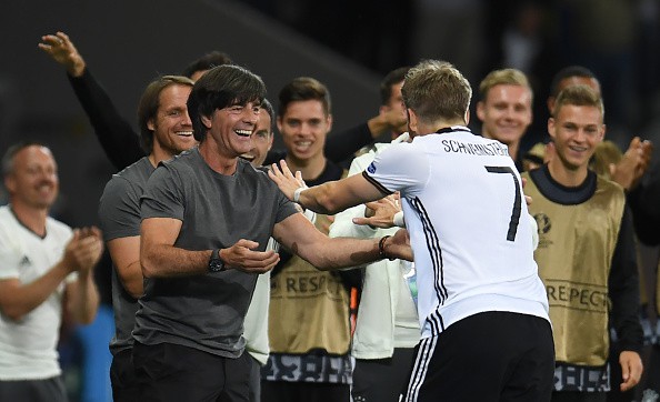 Tuyển Đức lập kỷ lục bất bại trong ngày ra quân ở EURO