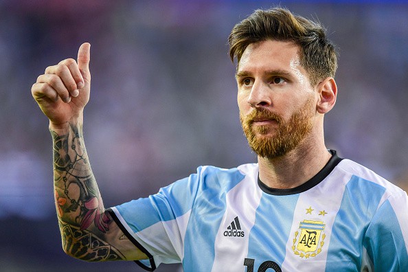 Messi cân bằng kỷ lục ghi bàn ở ĐTQG Argentina của Batistuta