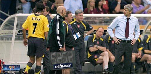 Pires không hài lòng khi bị rút khỏi sân ở chung kết Champions League