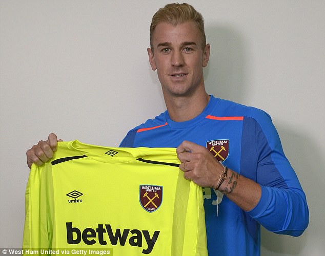 Joe Hart sẽ khoác áo West Ham ở mùa giải 2017/18