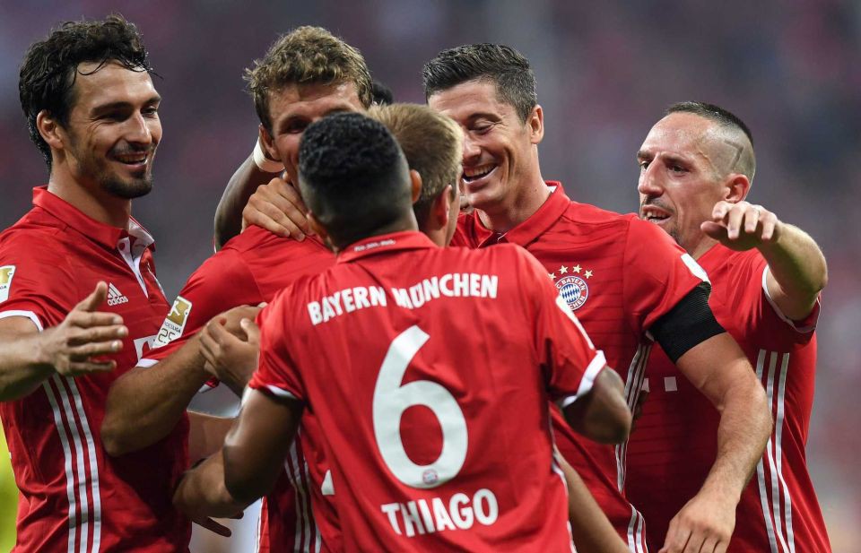 Bayern Munich áp đảo trong đội hình tiêu biểu mùa này