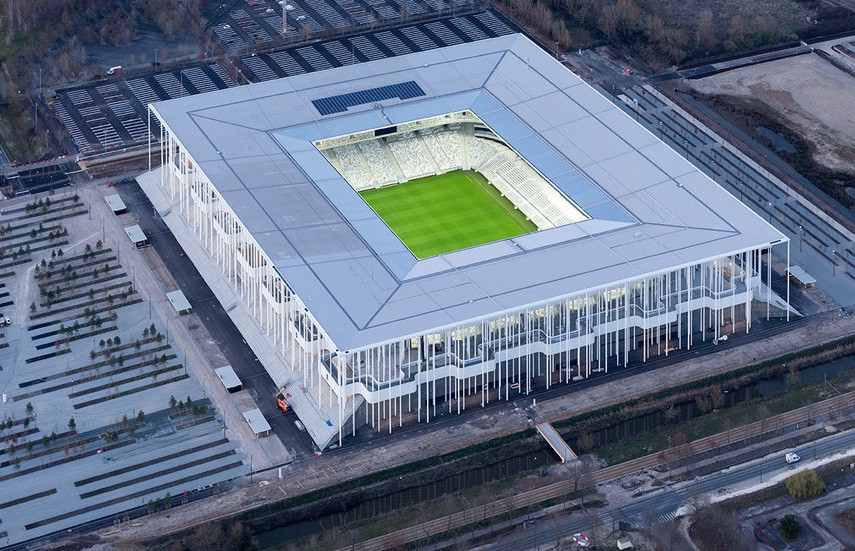 Giới thiệu sân đấu tại VCK EURO 2106: Sân Stade de Bordeaux (Bordeaux)