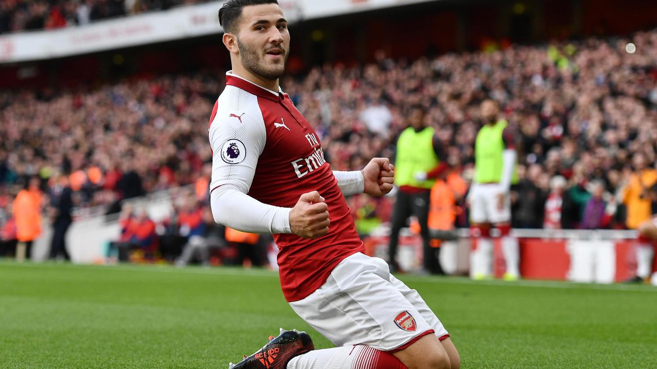 Kolasinac ăn mừng bàn thắng gỡ hòa cho Arsenal 