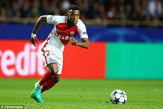 Arsenal vẫn chưa từ bỏ thương vu Thomas Lemar