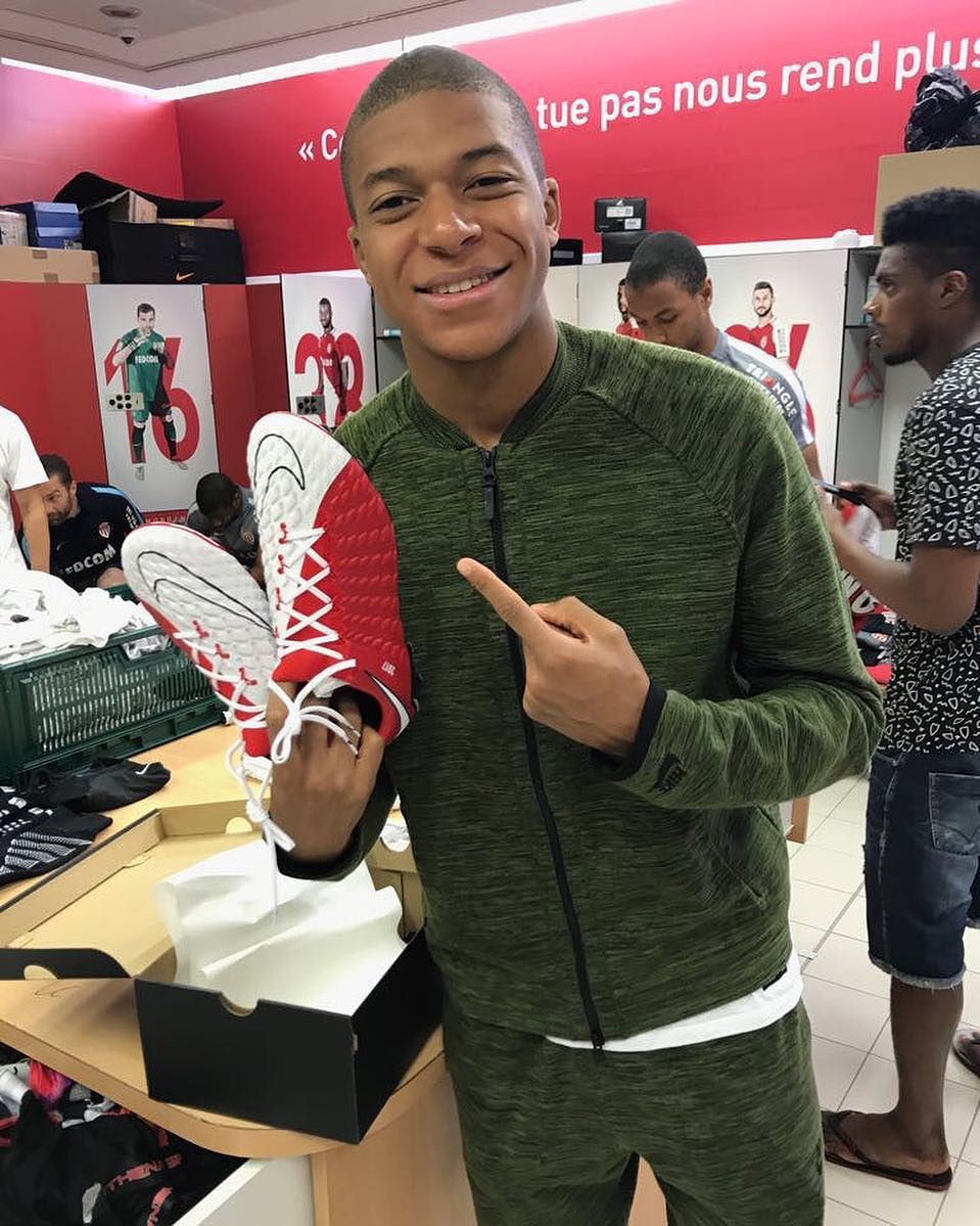 Mbappe sắp ký hợp đồng kỷ lục với Adidas