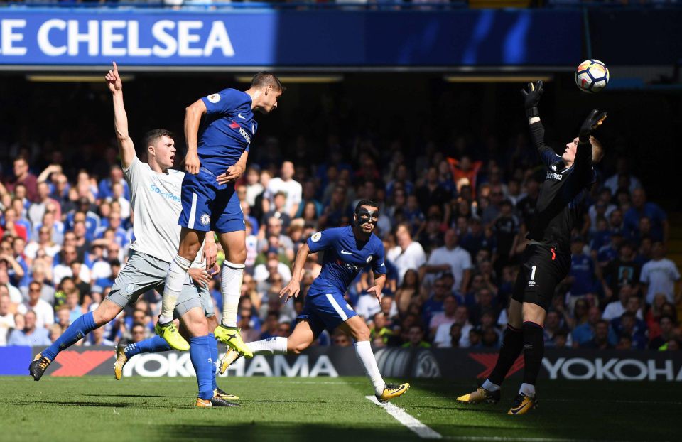 Morata ghi bàn ấn định chiến thắng cho Chelsea