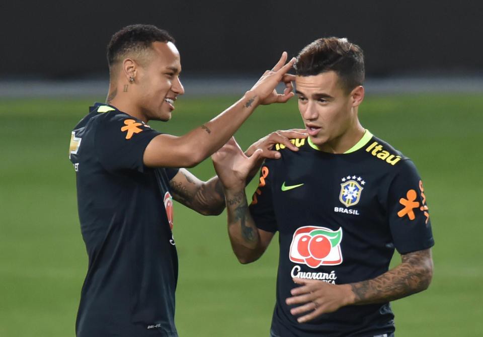 Neymar và Coutinho là đôi bạn thân thiết ở tuyển Brazil và ngoài đời. 