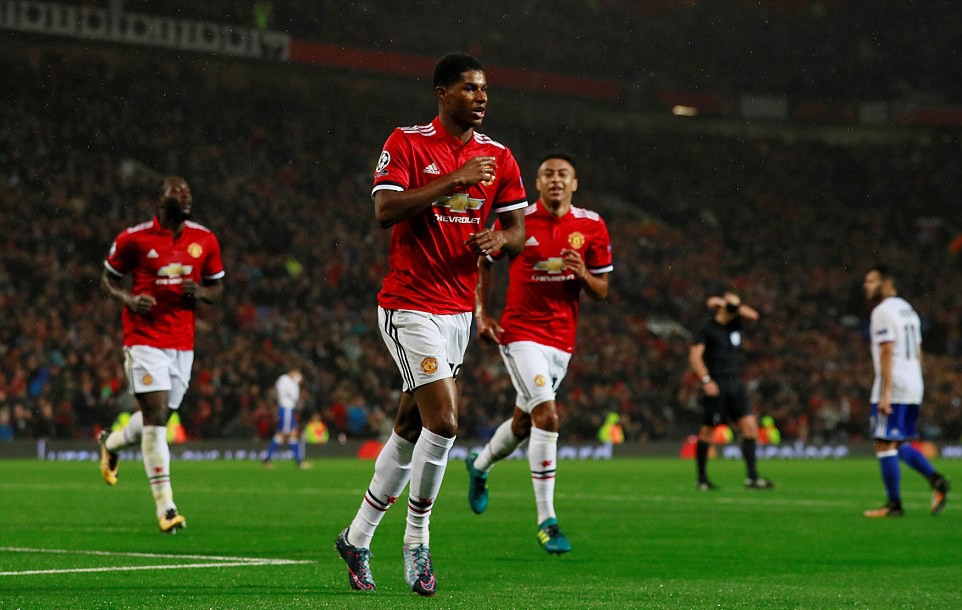 Rashford ghi bàn ra mắt Champions League chỉ 7 phút sau khi vào sân thay người