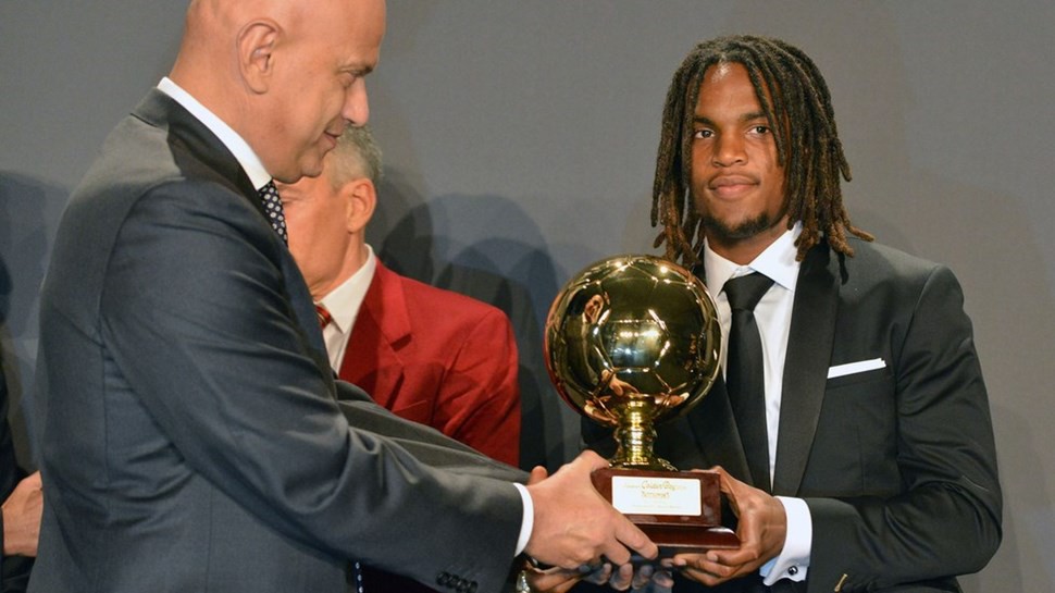 Renato Sanches là cầu thủ gần nhất đoạt giải thưởng Golden Boy