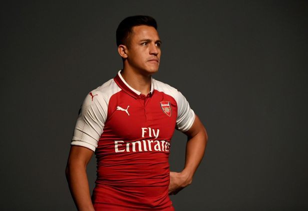 Sanchez đang yêu cầu mức lương 400.000 bảng/tuần mới gia hạn hợp đồng với Arsenal