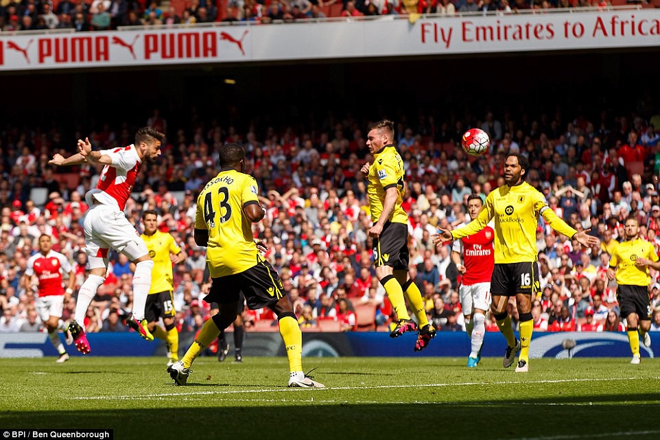 Arsenal 4–0 Aston Villa: Giroud mang ngôi nhì bảng về cho Arsenal
