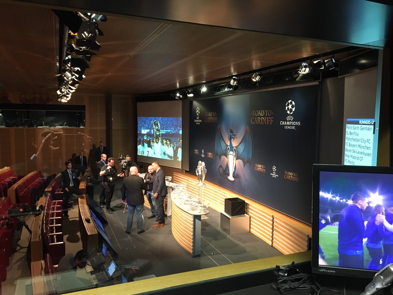 TRỰC TIẾP: Lễ bốc thăm vòng 1/8 Champions League 2016/17