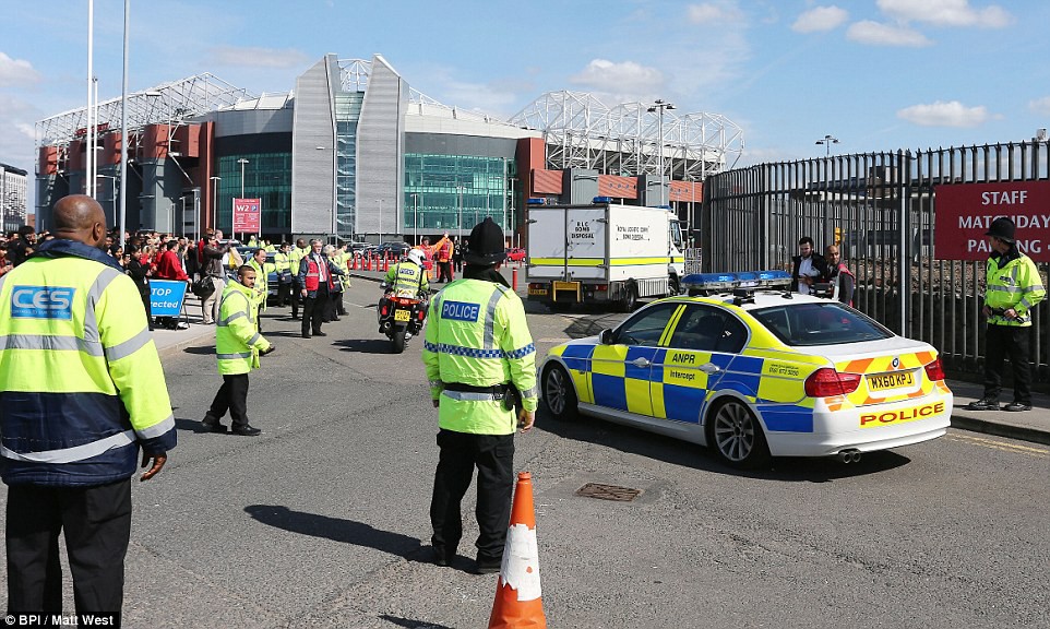 Hủy trận Man Utd–Bournemouth vì lý do khủng bố
