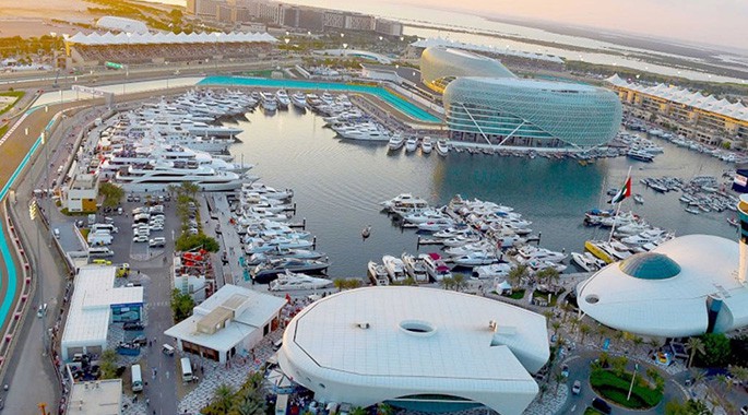 Yas Marina siêu hiện đại tại Abu Dhabi.