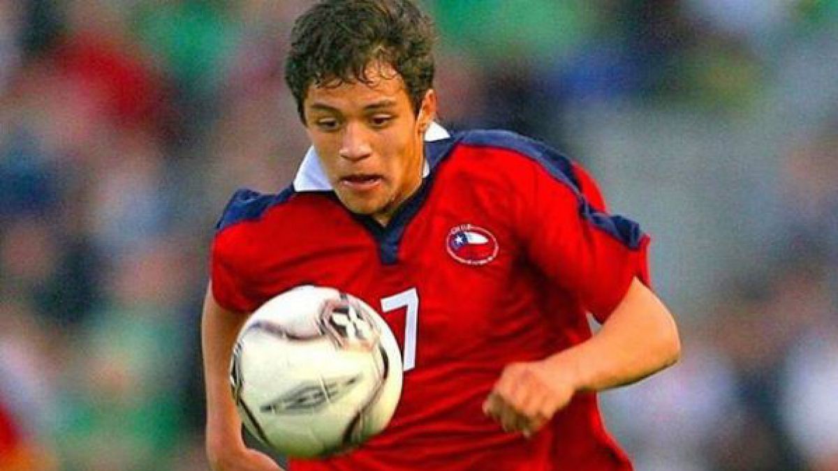 Hình ảnh: Sanchez là cầu thủ trẻ tuổi nhất từng khoác áo Chile